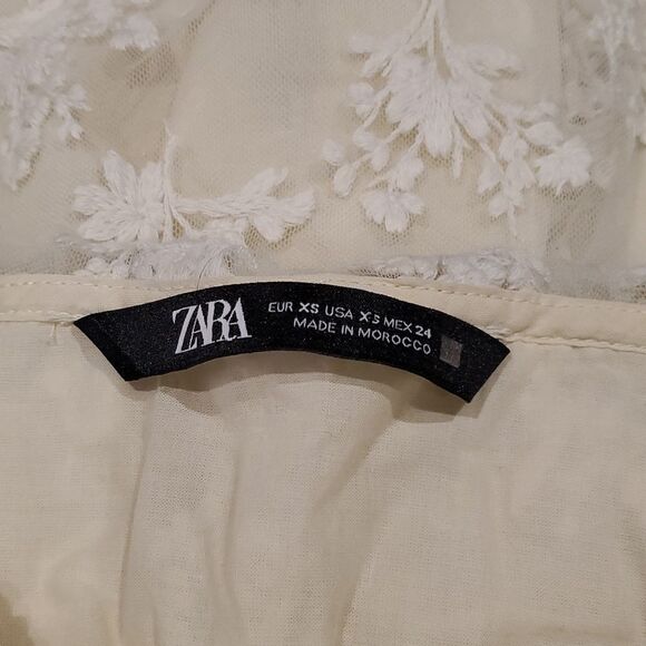 Zara Elegant Cream Lace Overlay Cold Shoulder Blouse Sz XS - Picture 7 of 8